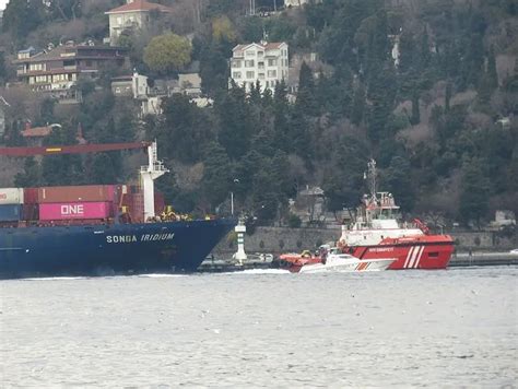 İstanbul Boğazı'nda Gemide Yangın: Kurtarma Operasyonu